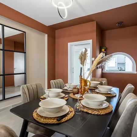 Apartment Oracle 2-bedroom In Larnaca